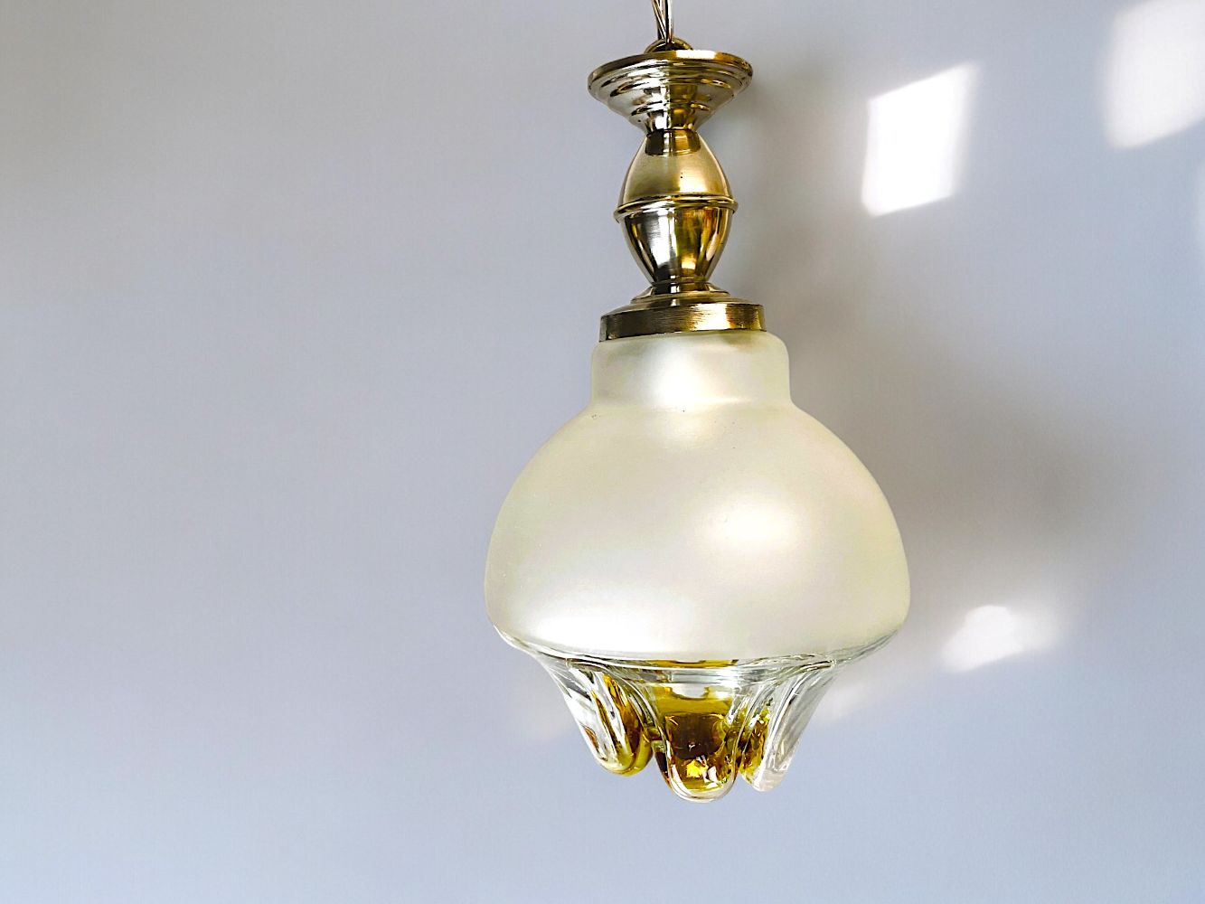 Art glass pendant light
