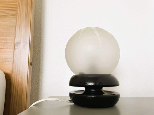 Black wooden bedside table lamp