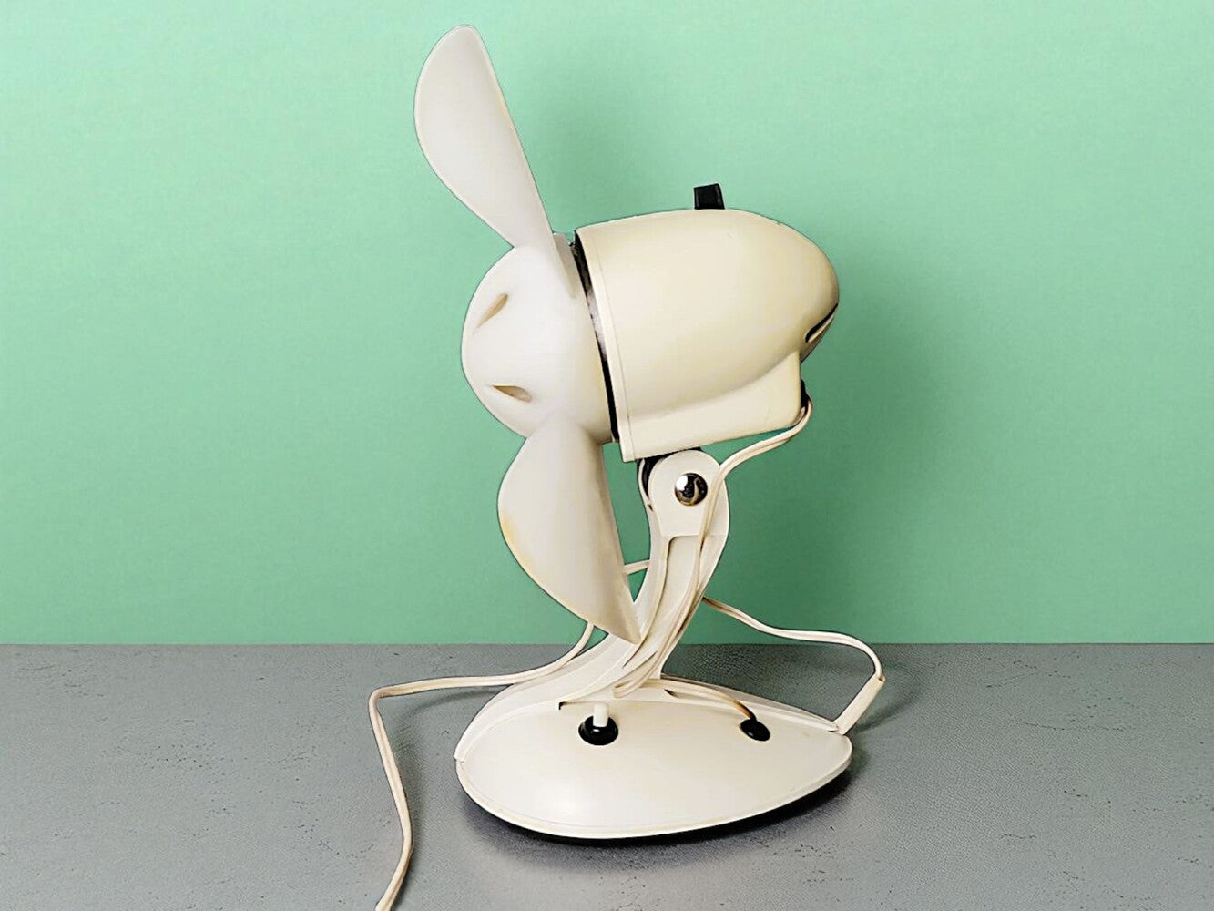 Modernist air fan ventilator