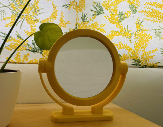 Rotating table mirror