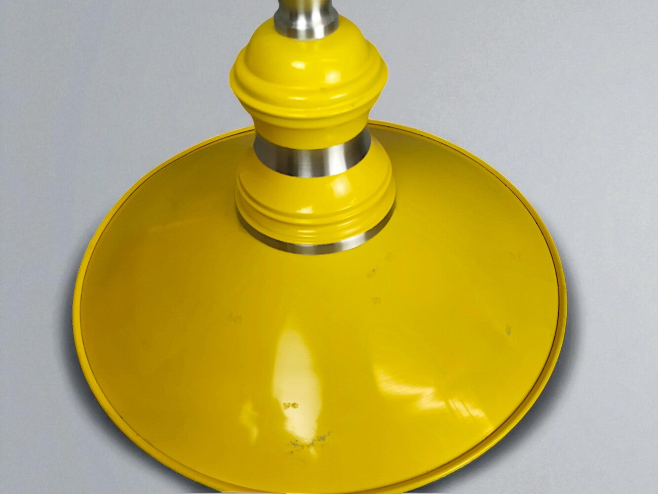 Retractable kitchen light