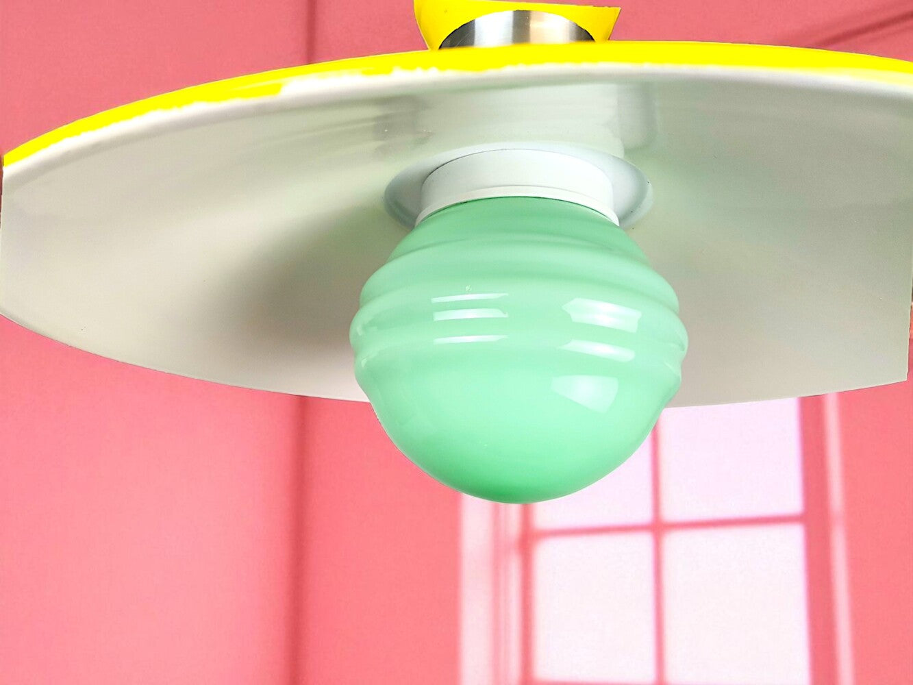Retractable kitchen light