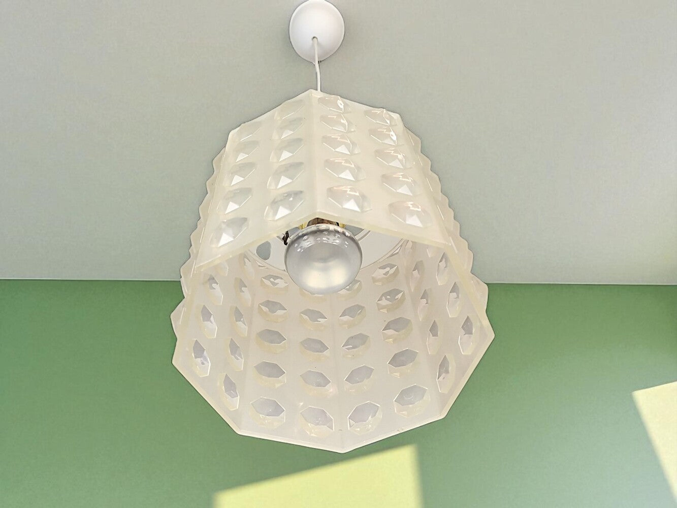 Retro acrylic hanging lamp