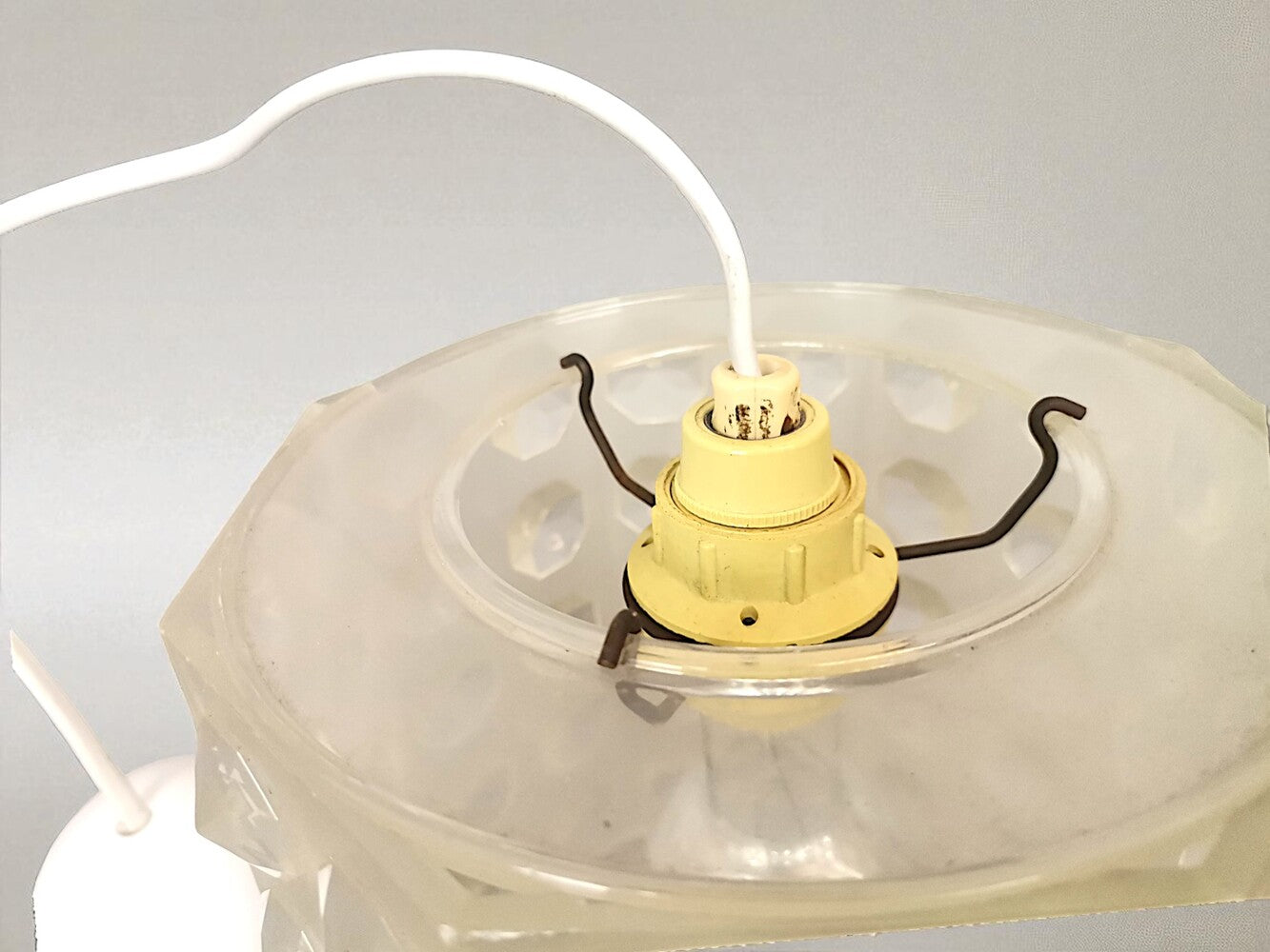 Retro acrylic hanging lamp