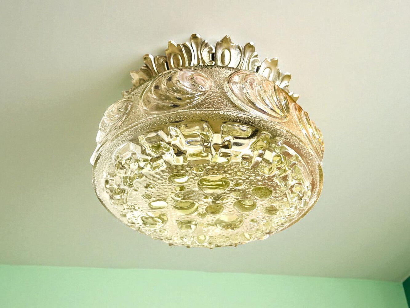Decorative flush mount light
