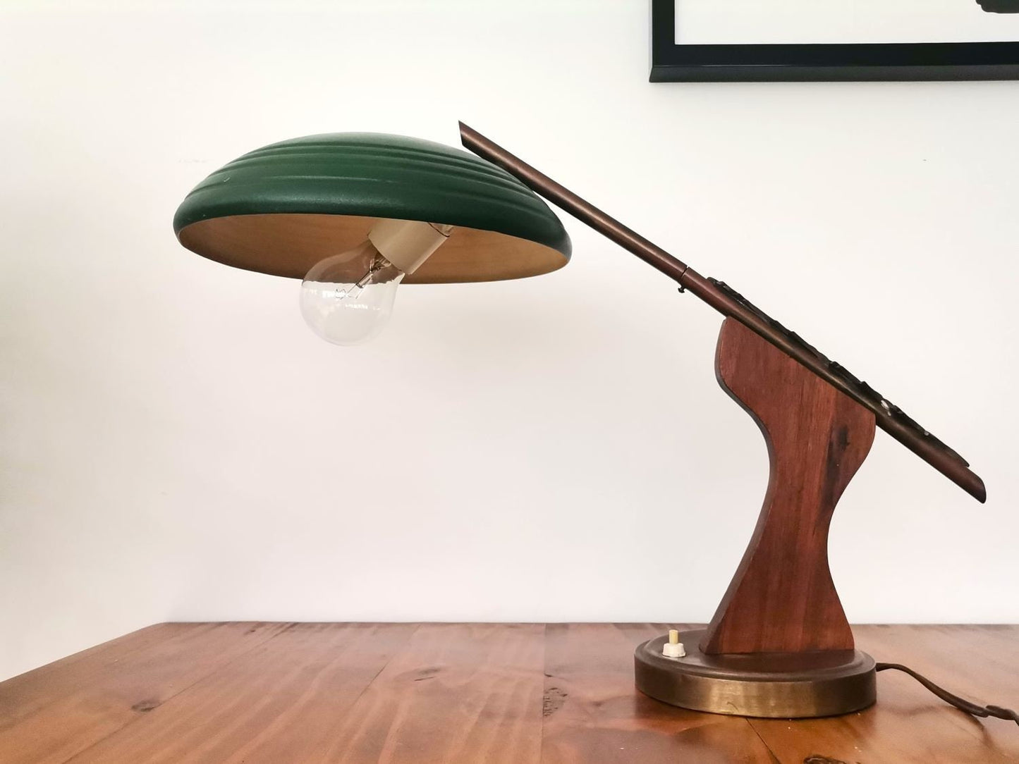 Green metal wood modernist Fase style wooden walnut table lamp