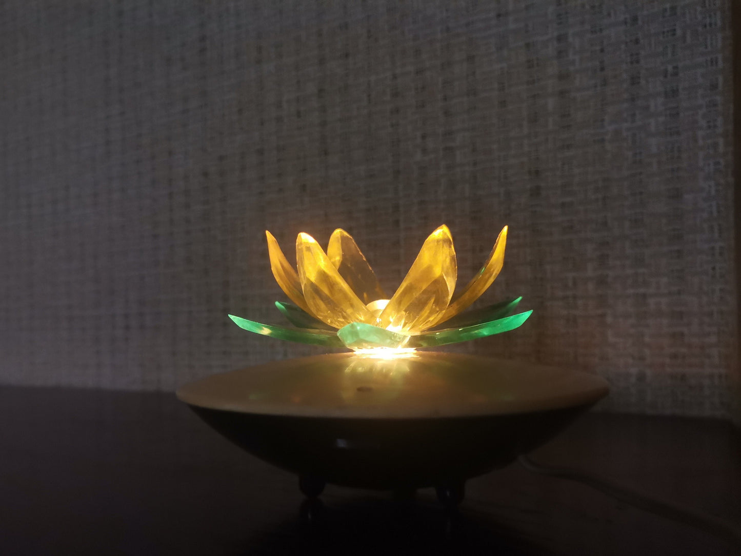 Green Water Lily or Lotus night light retro table lamp Eastern Europe