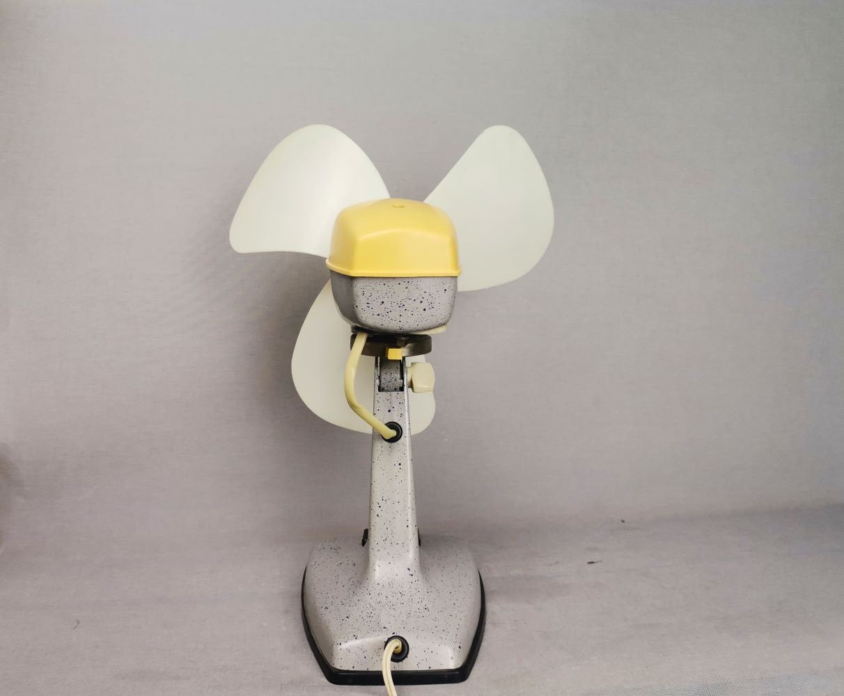 Retro electric rotating table fan industrial design soviet bar shop decor