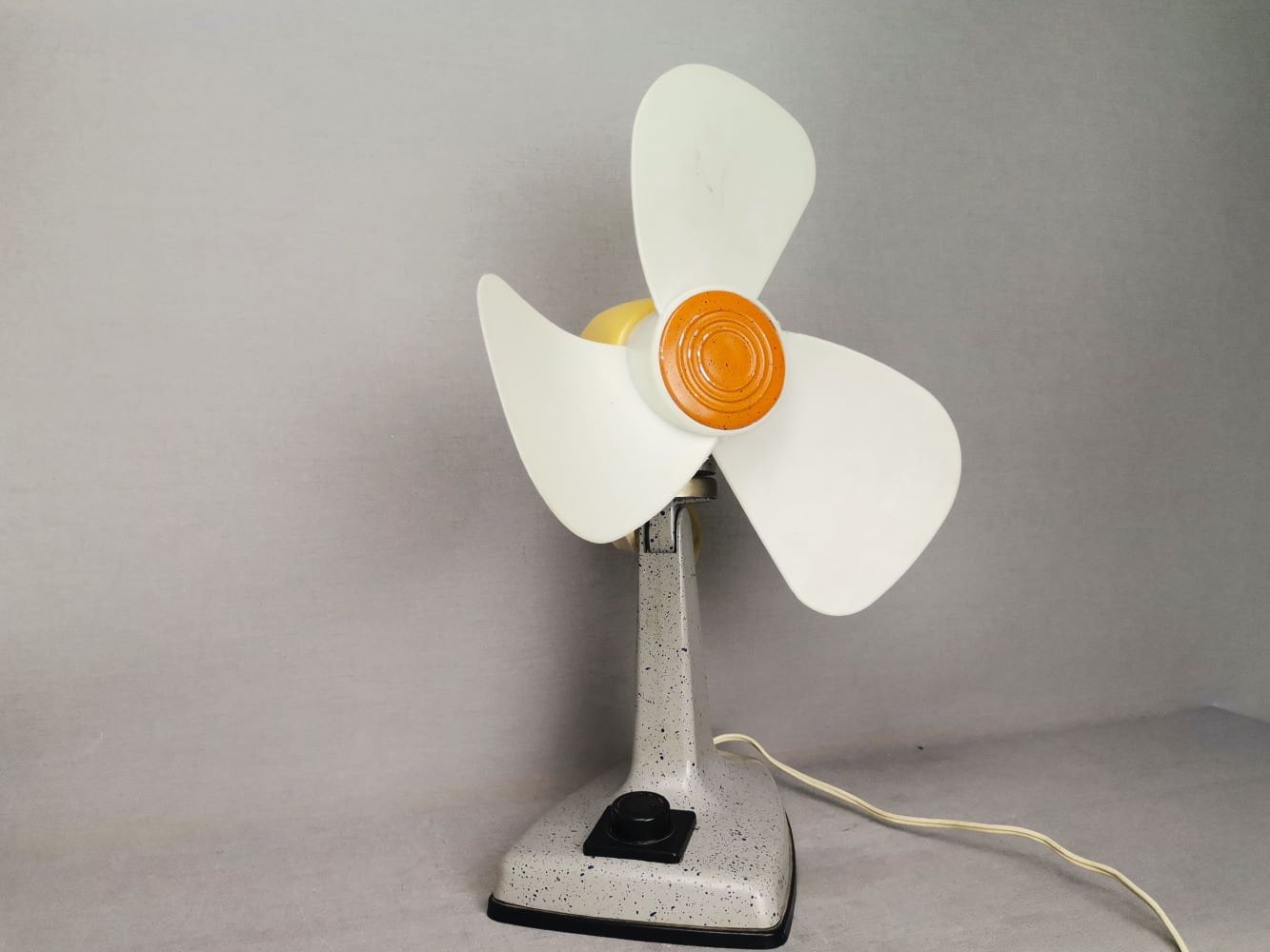 Retro electric rotating table fan industrial design soviet bar shop decor