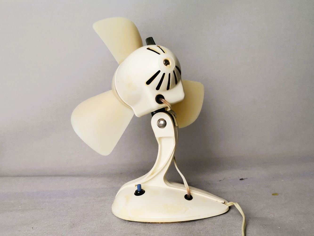 Modernist fan ventilator