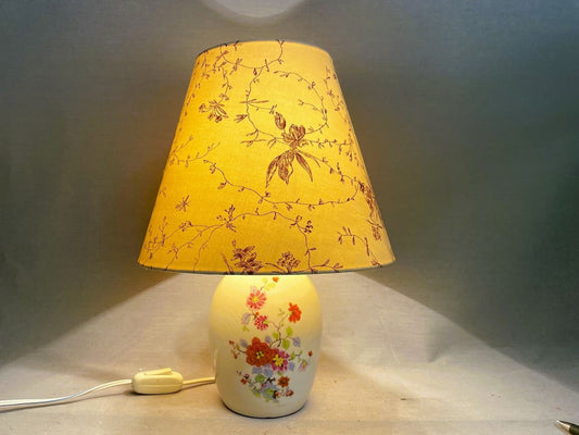 Farmhouse porcelain table lamp