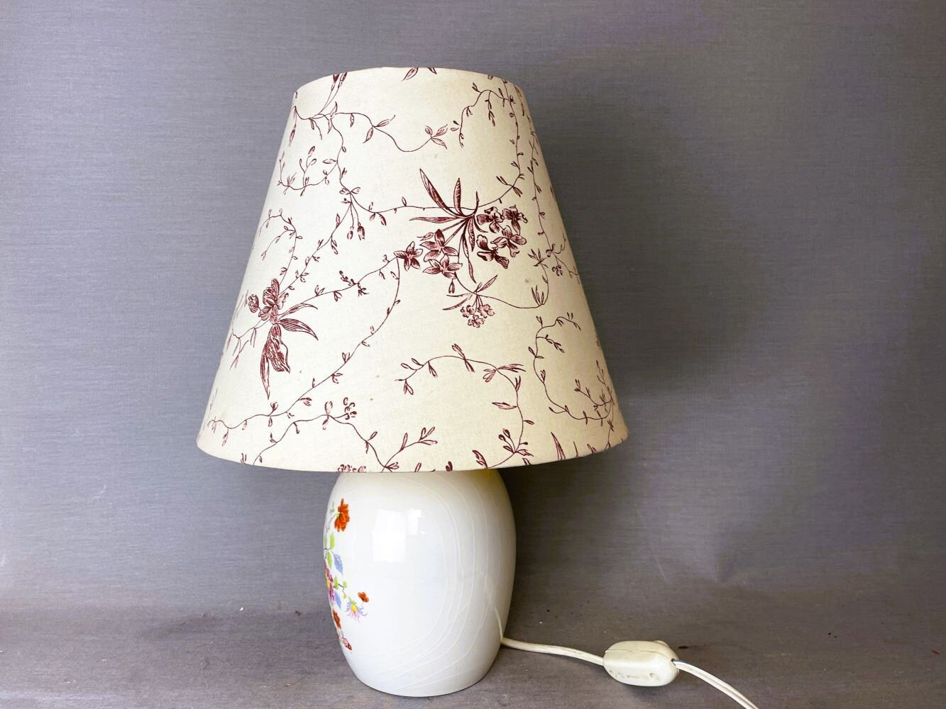 Farmhouse porcelain table lamp