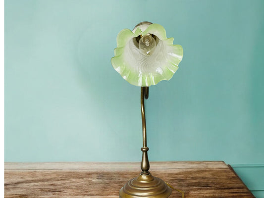 Flared glass tulip table lamp