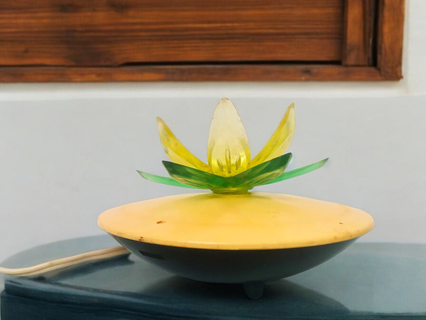 Green Water Lily or Lotus night light retro table lamp Eastern Europe