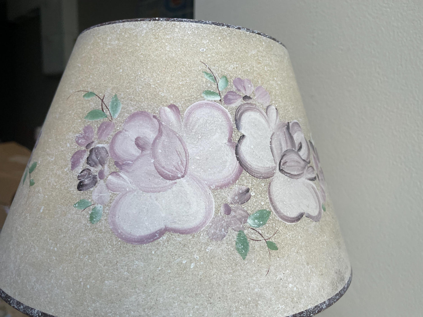 White ceramic table lamp