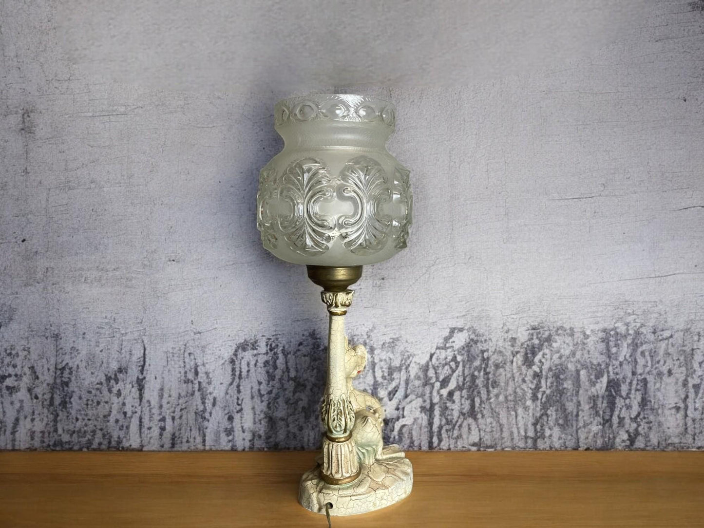 Ceramic Donald Duck nursery table lamp
