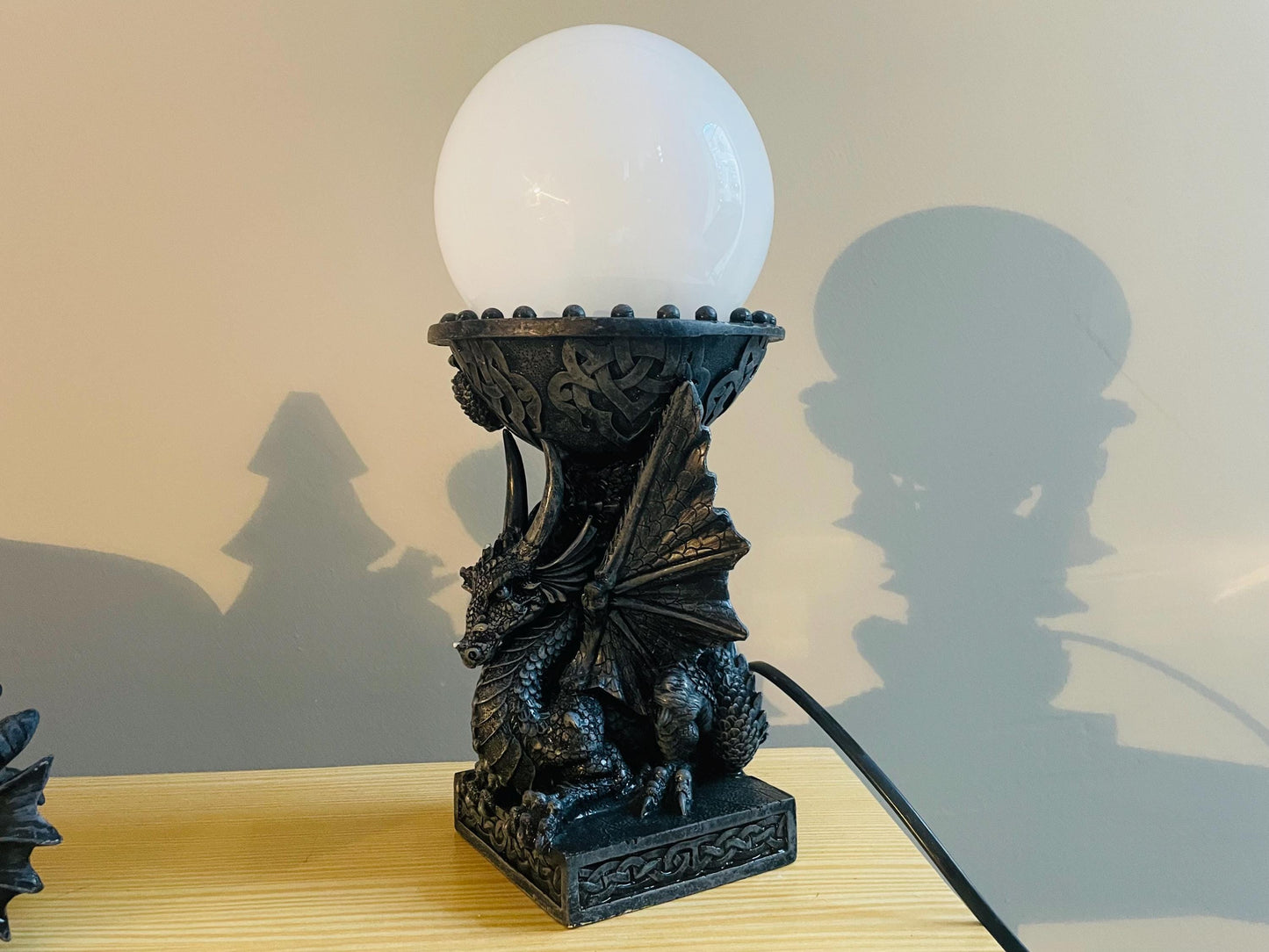 Chinese dragon table lamp