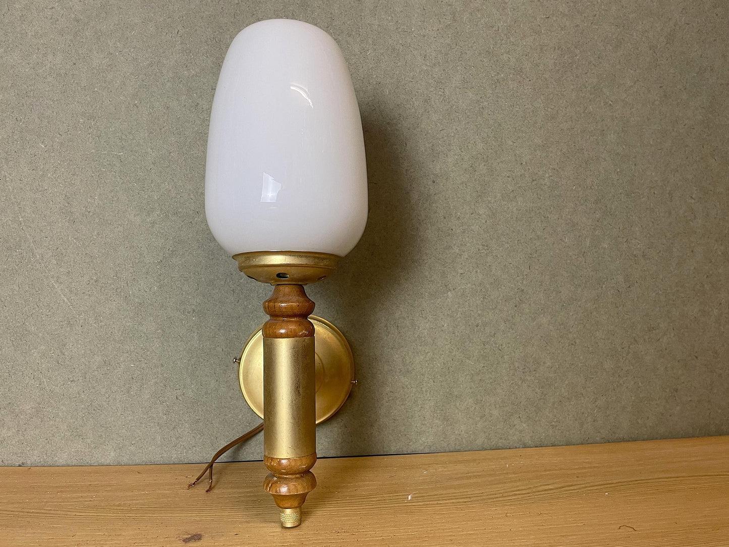 Light sconce vintage