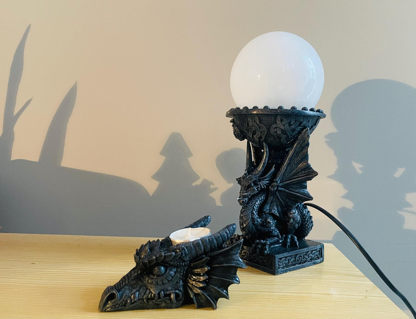 Chinese dragon table lamp