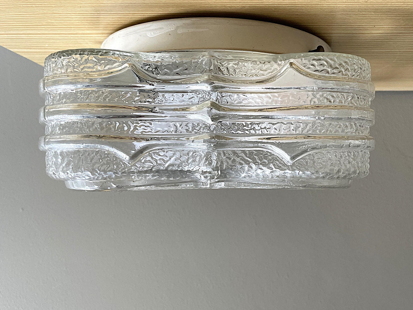 Flush ceiling mount light square