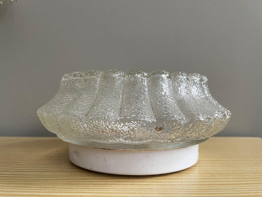 Round flush mount light