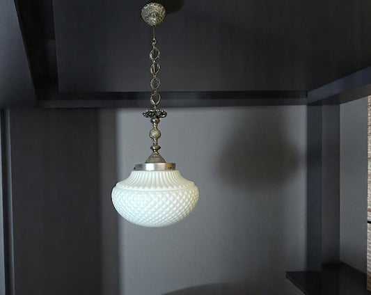 White glass hanging lamp