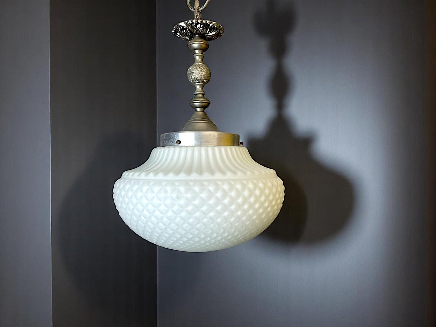 White glass hanging lamp