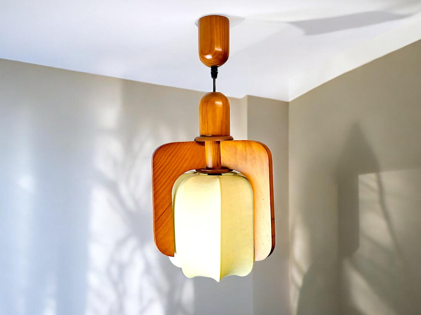 Wood pendant light