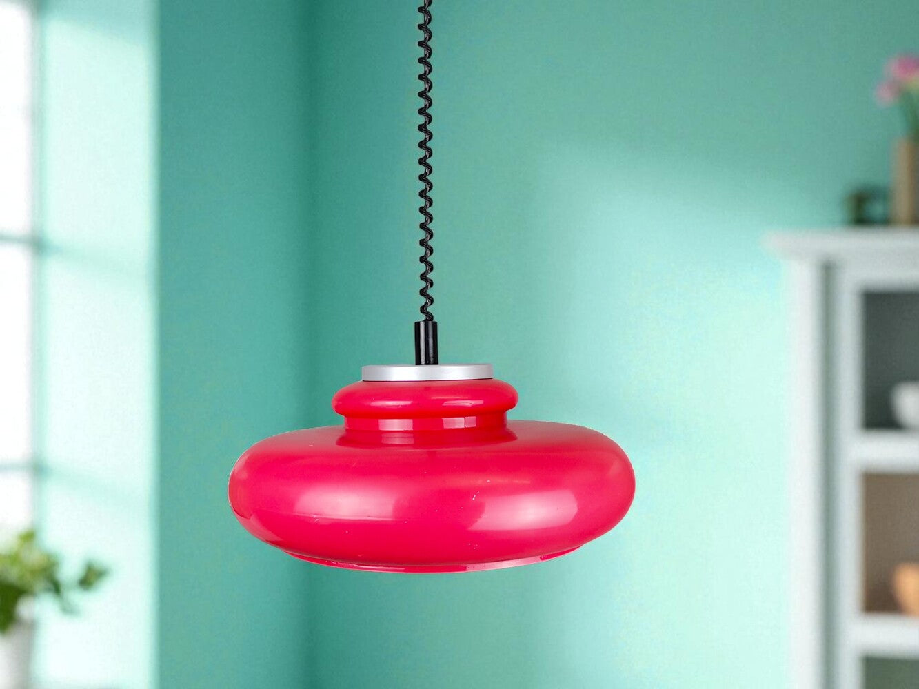 Large retractable light