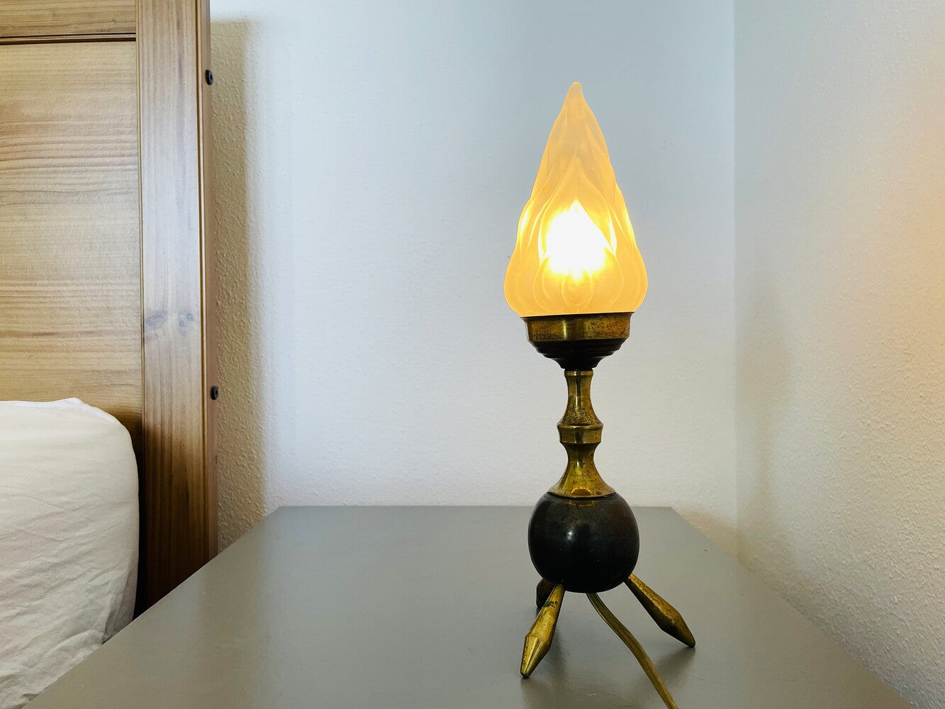 Brass tripod table lamp
