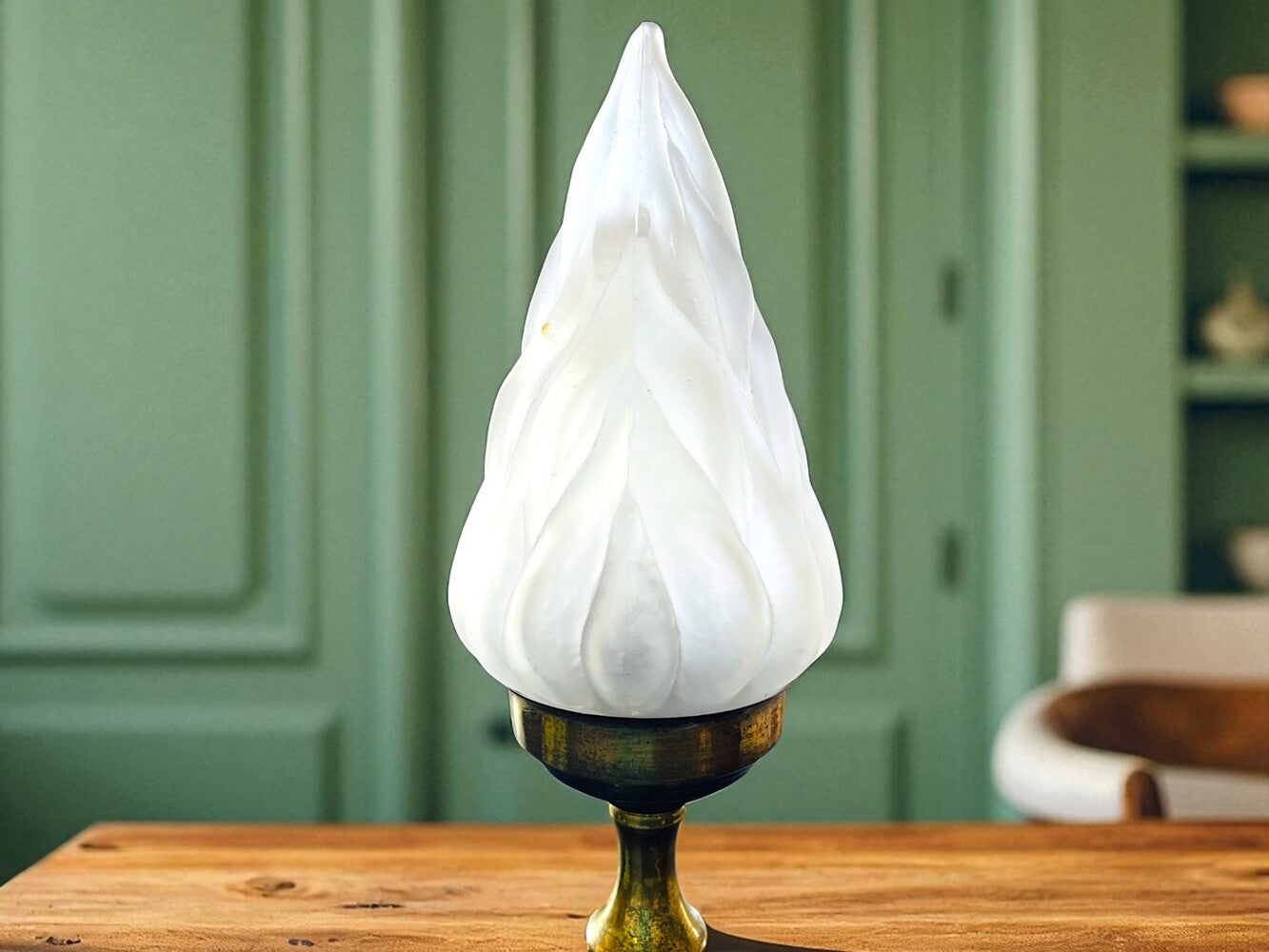 Brass tripod table lamp