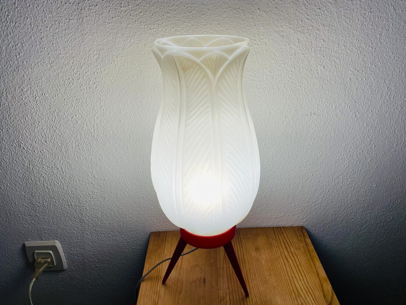 Tripod Table Lamp