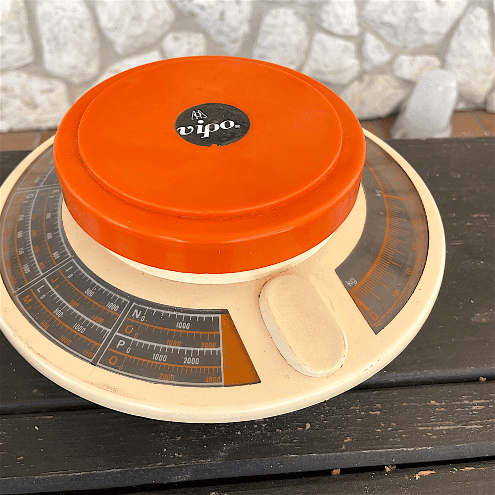 1970s Vipo mechanical kitchen scale