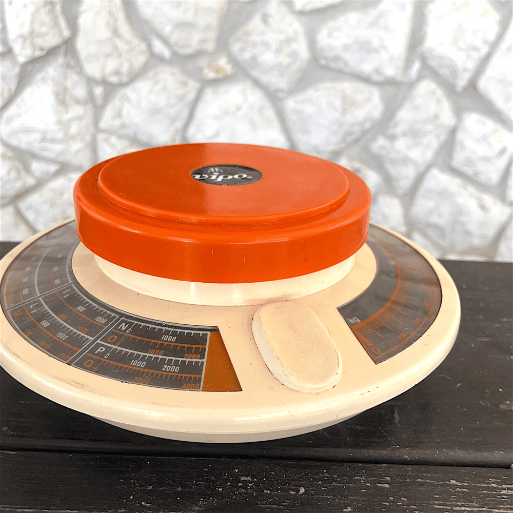 1970s Vipo mechanical kitchen scale