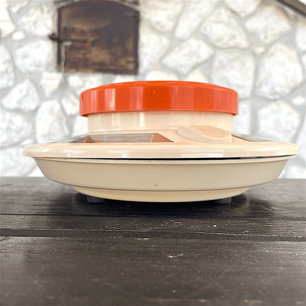 1970s Vipo mechanical kitchen scale