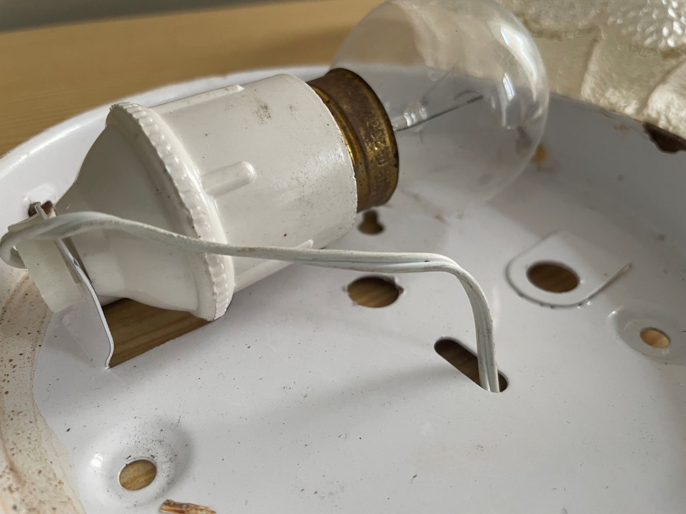 Round flush mount light