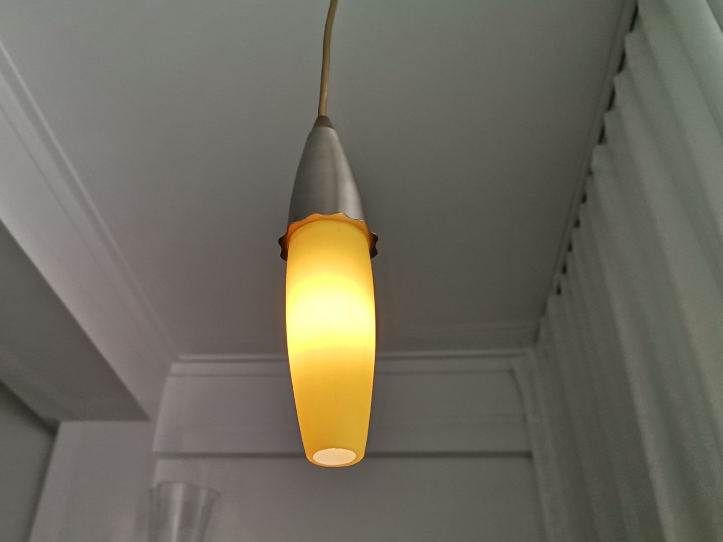 Yellow glass pendant lamp
