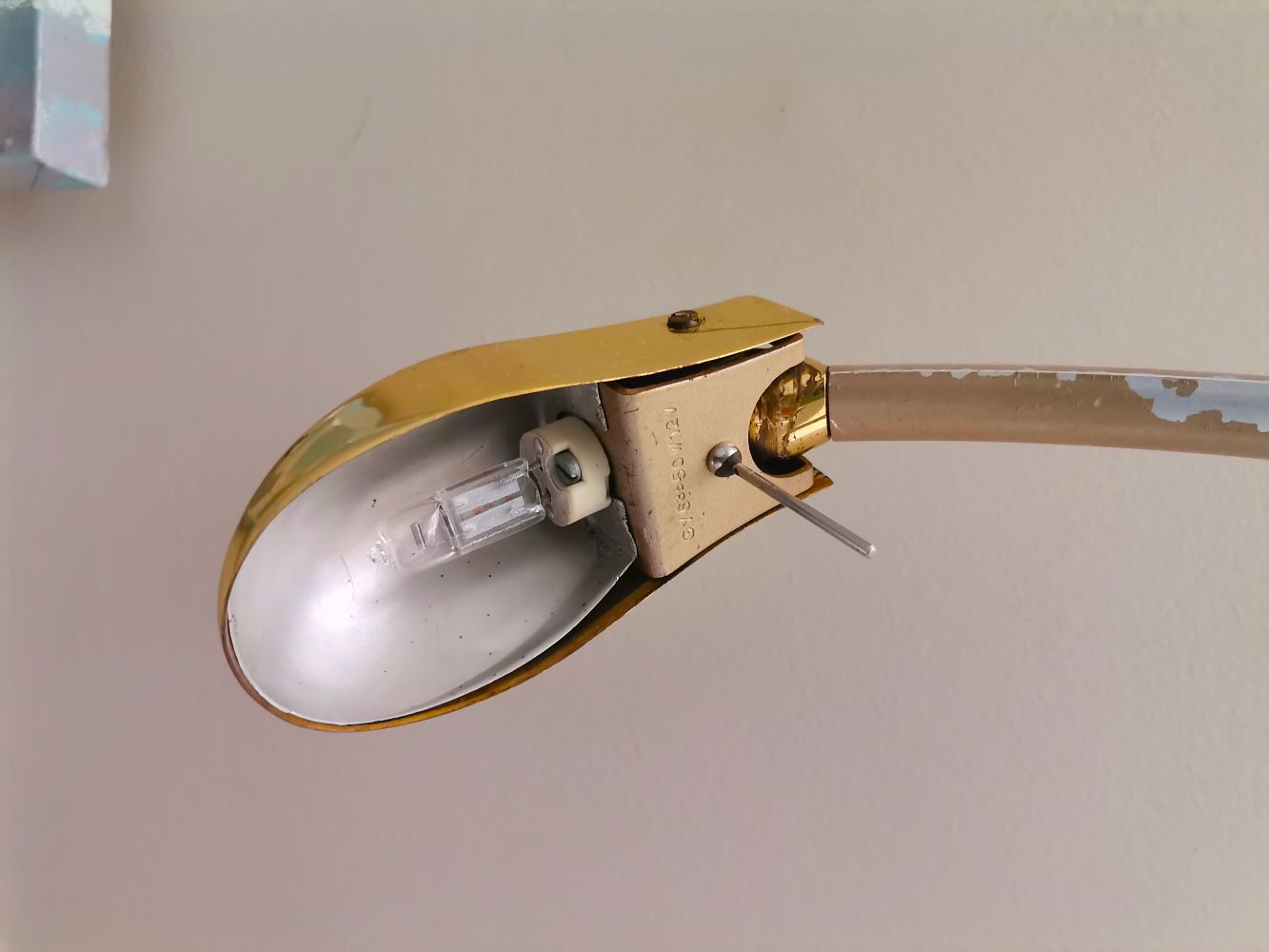 Modernist dimmable floor lamp