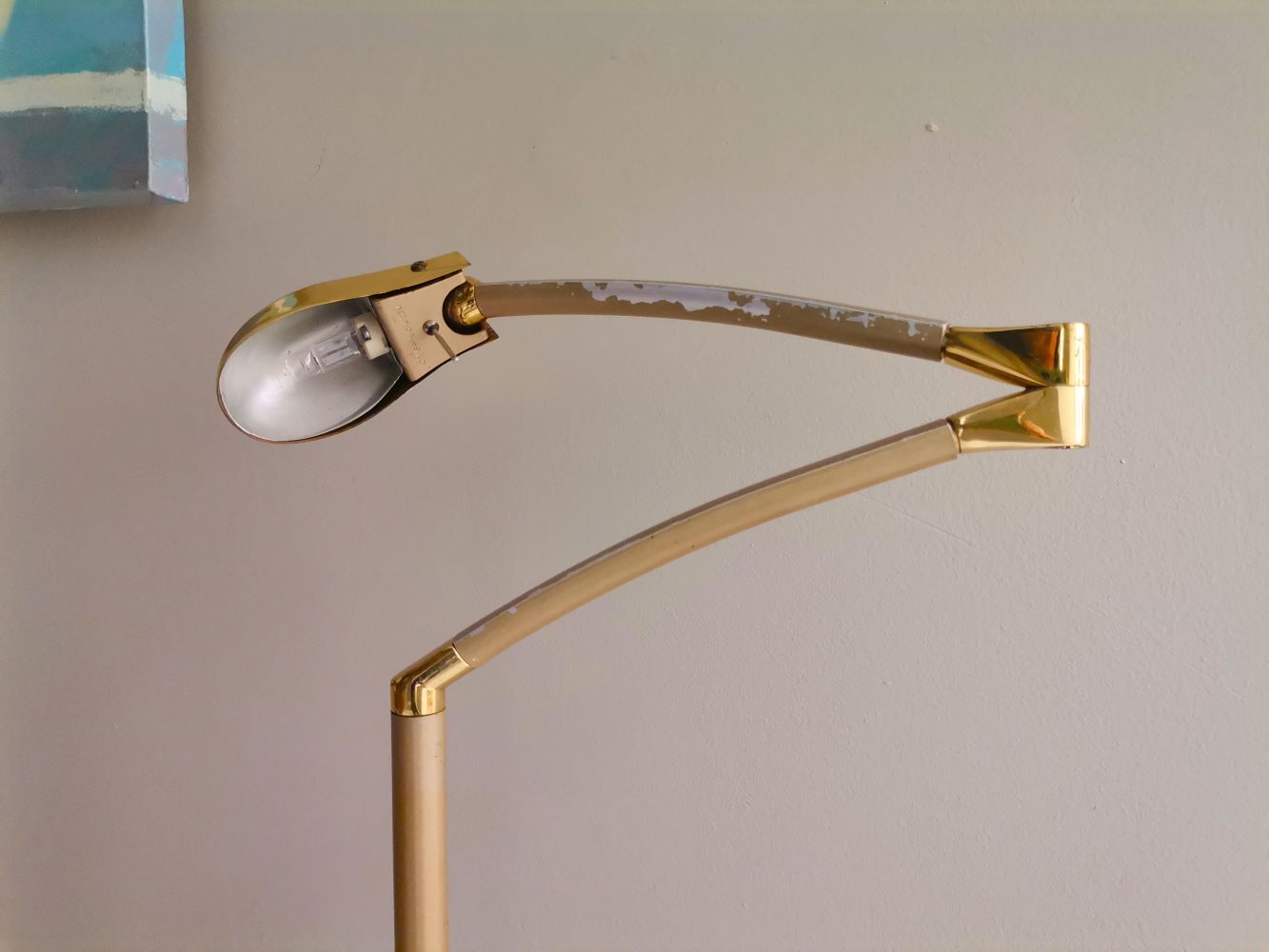 Modernist dimmable floor lamp