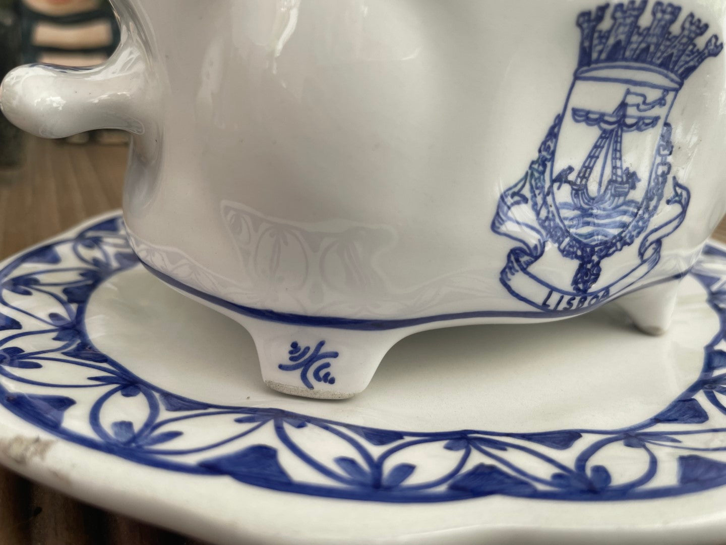 Blue willow ceramic tureen
