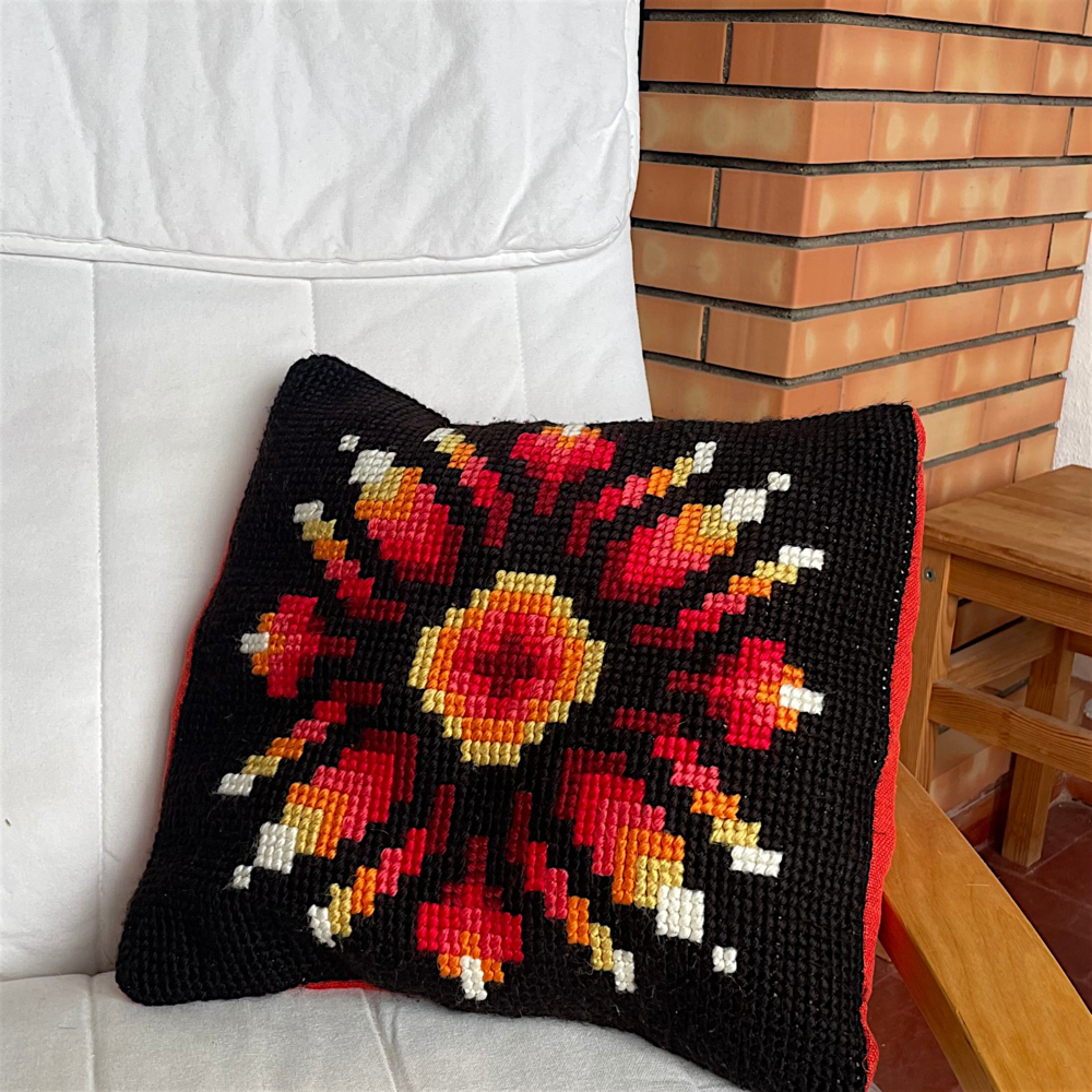 Hand Woven Arraiolos Tapestry Cushion (Copy)