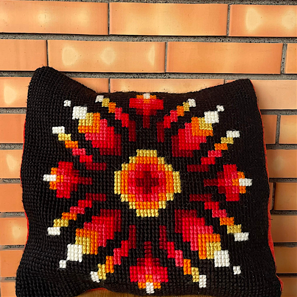 Hand Woven Arraiolos Tapestry Cushion (Copy)