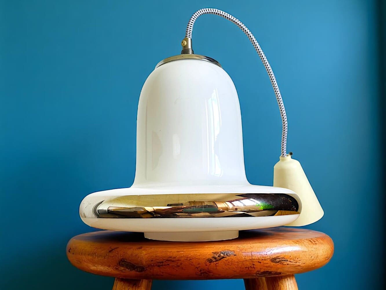 White opaline lamp MCM