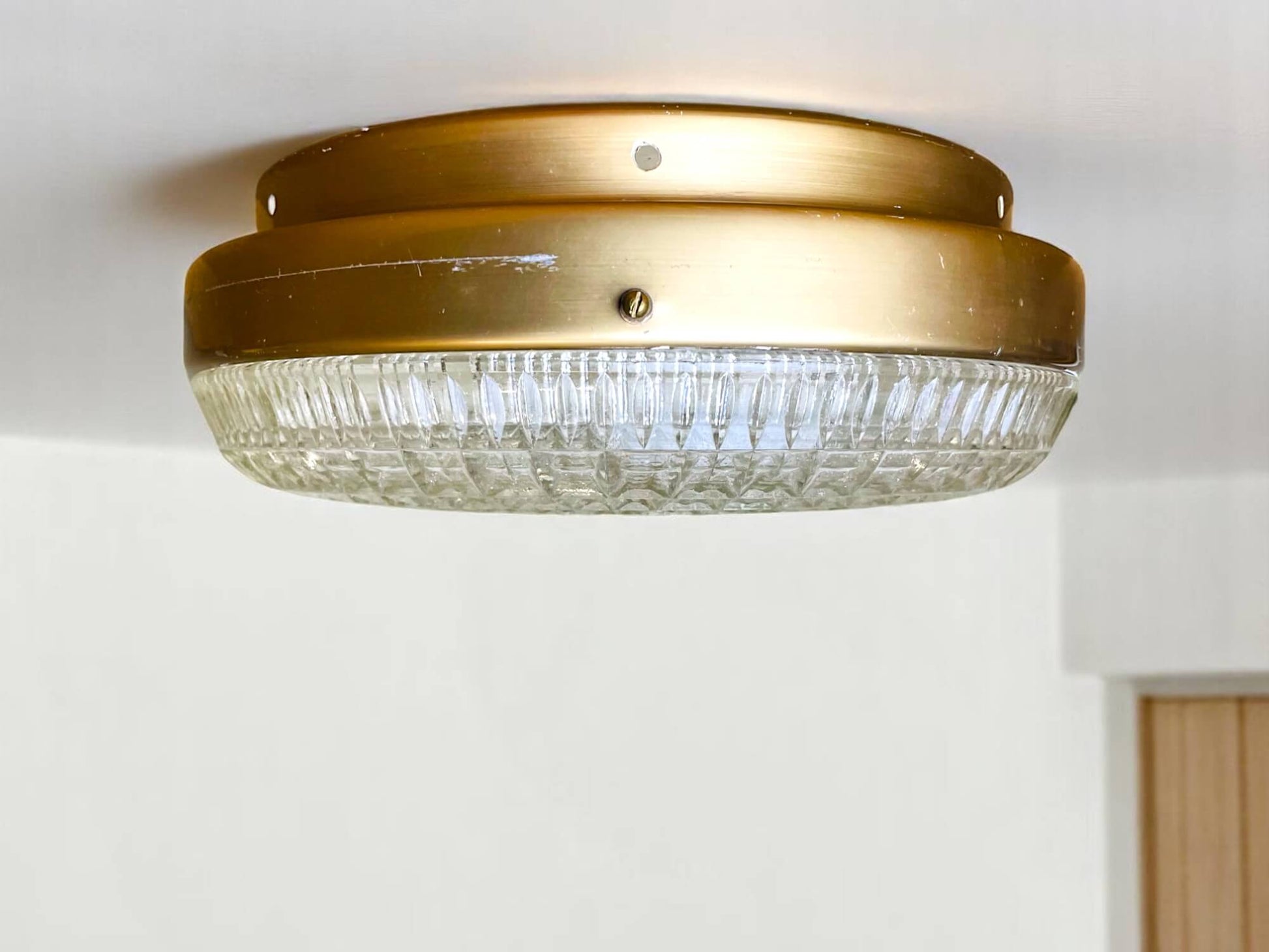 Flush mount light