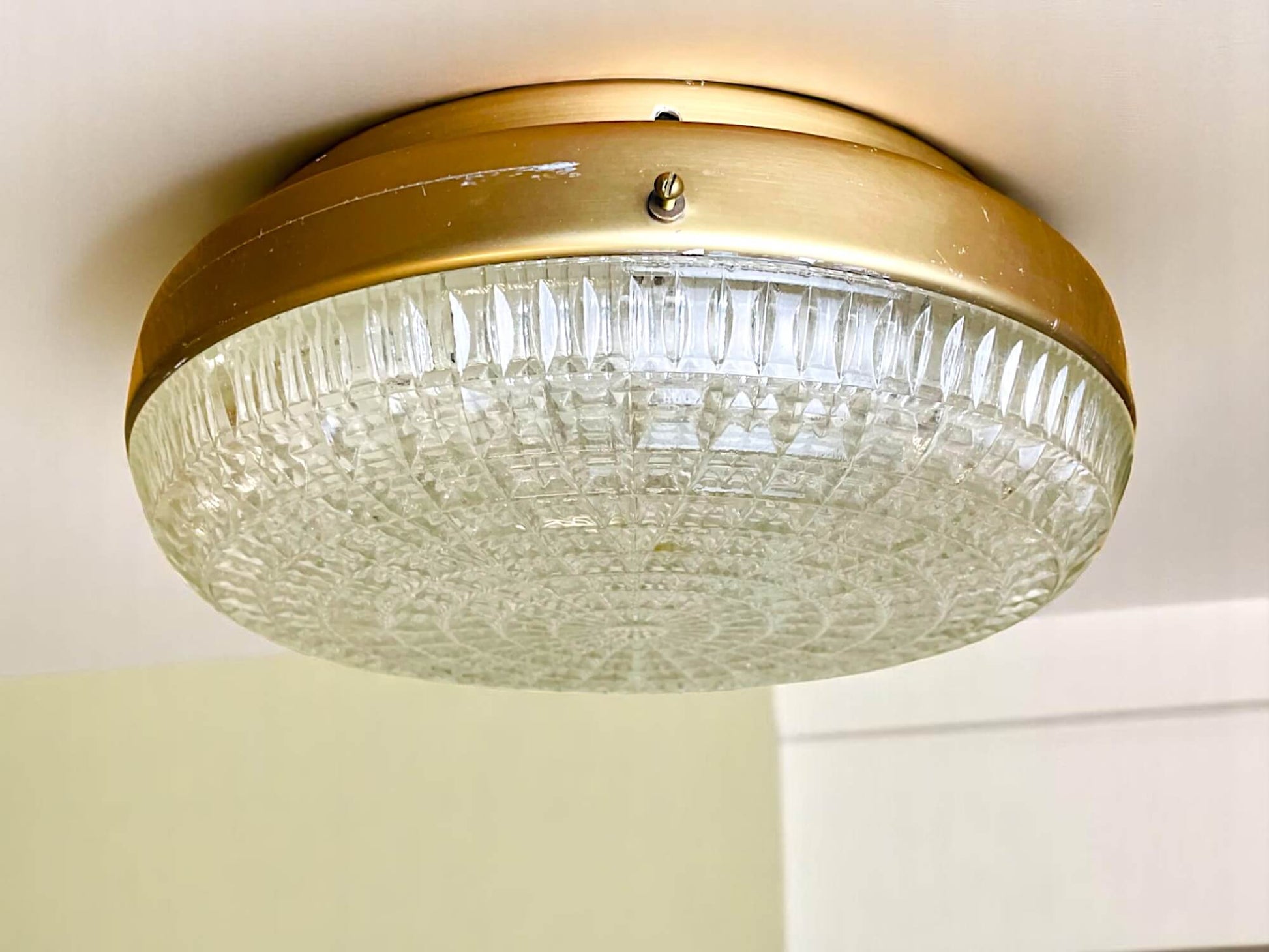 Flush mount light