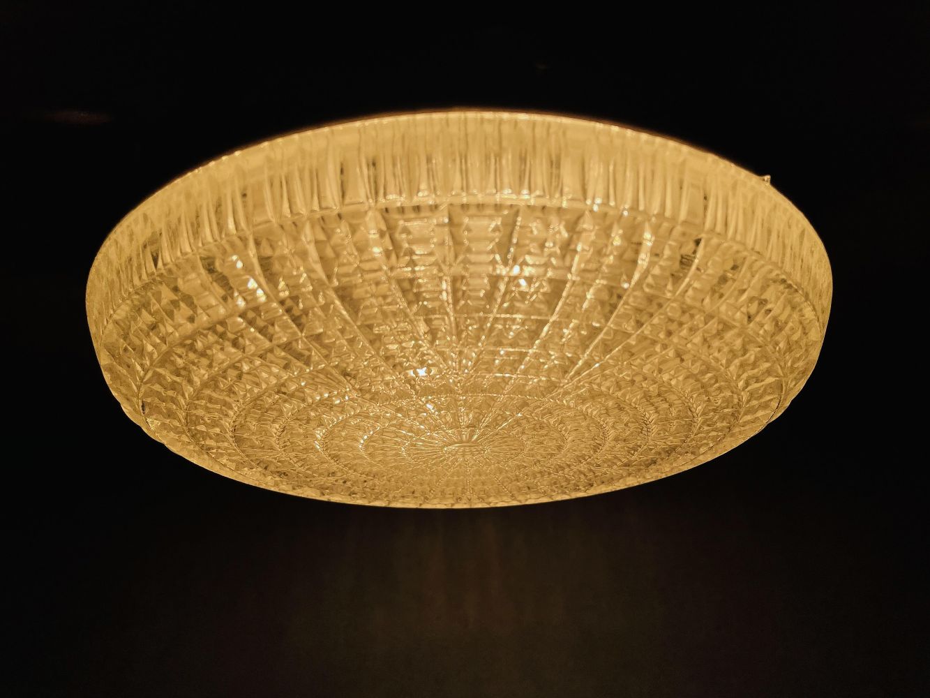 Flush mount light