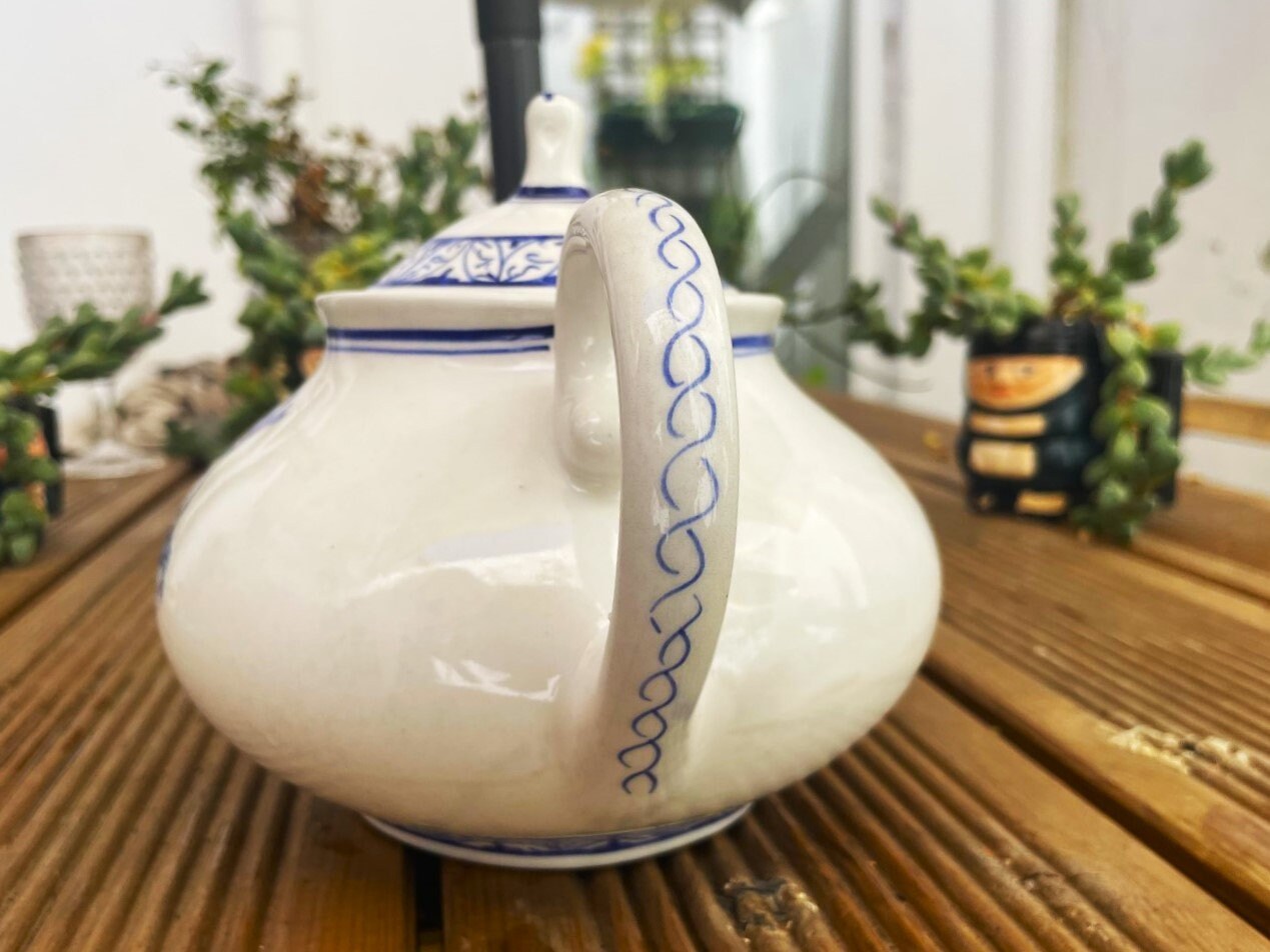 Blue and white pottery loose tea leaf teapot ceramic infuserPortugal LIMITED edition