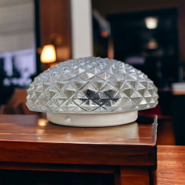 Flush mount light fixture