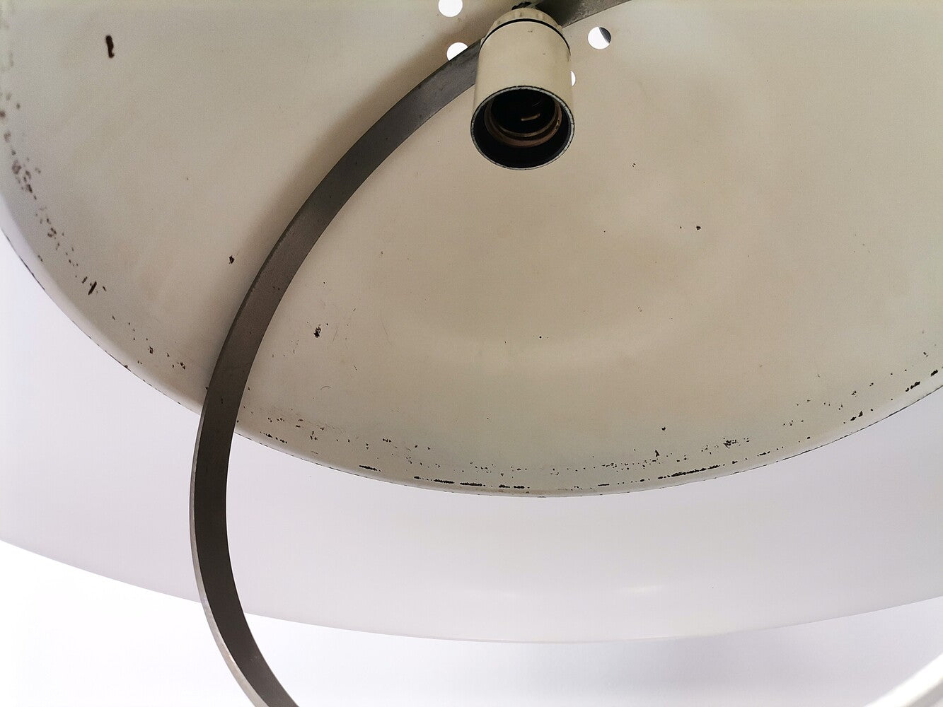 Retractable kitchen pendant light
