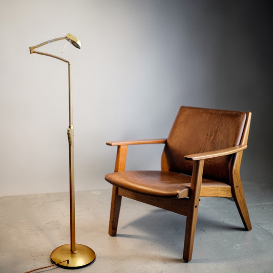 Modernist dimmable floor lamp